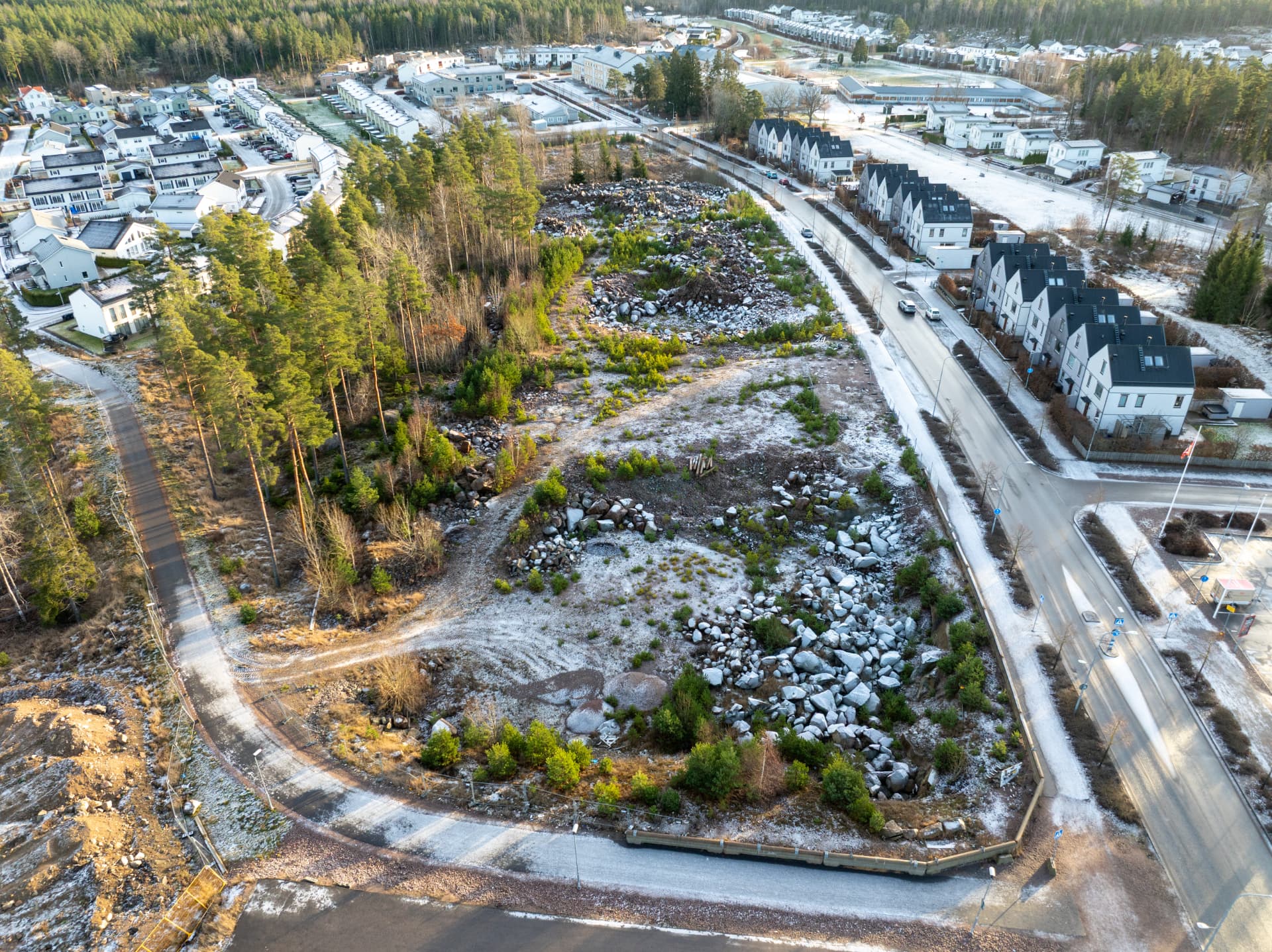 Flygbild över tomten för Terrasshöjden i december 2025